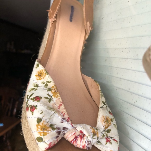 Shoes - Picture 3 of 3